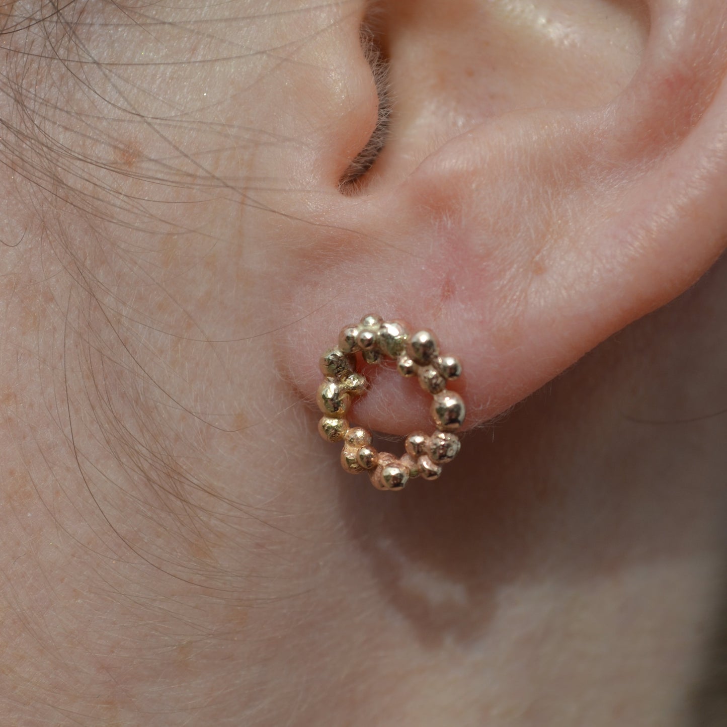 Midi Circle Orbit 9ct Gold Stud